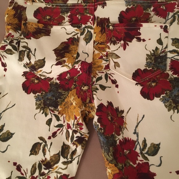 Floral Jeggings - Picture 4 of 4